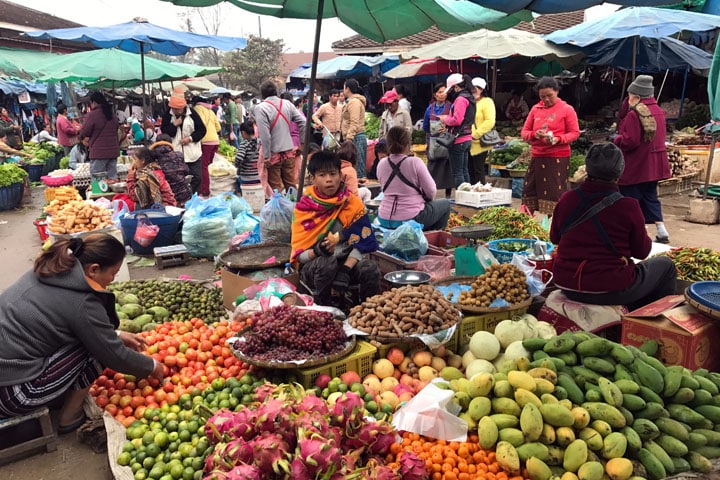 Phosi market Luang Prabang