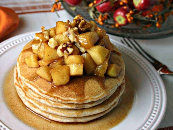 Apple Cinnamon Pancakes {#nationalpancakeday}
