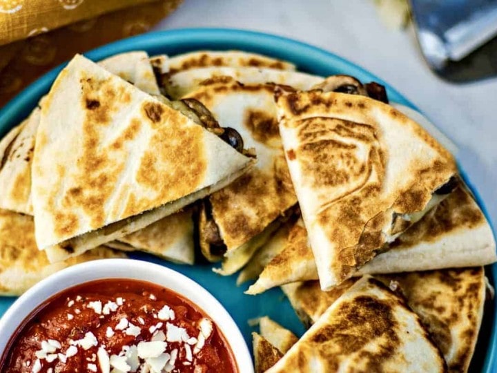 Sausage Mushroom Pizza-Dillas