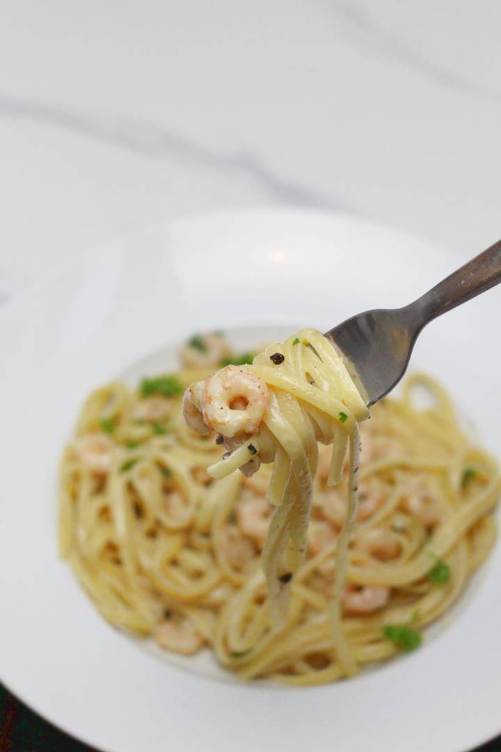 Creamy Garlic Prawn Pasta Recipe Creamy Prawn Linguine - a delicious garlic shrimp pasta dish