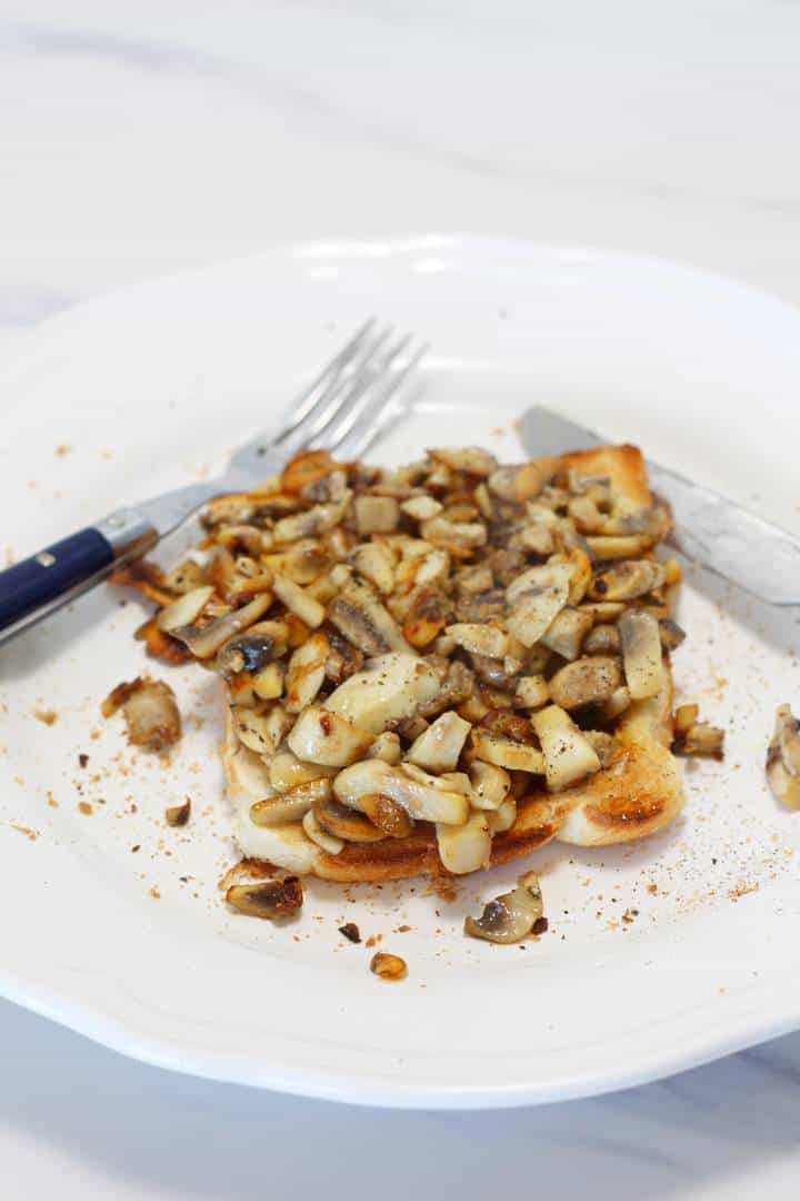 mushrooms on toast