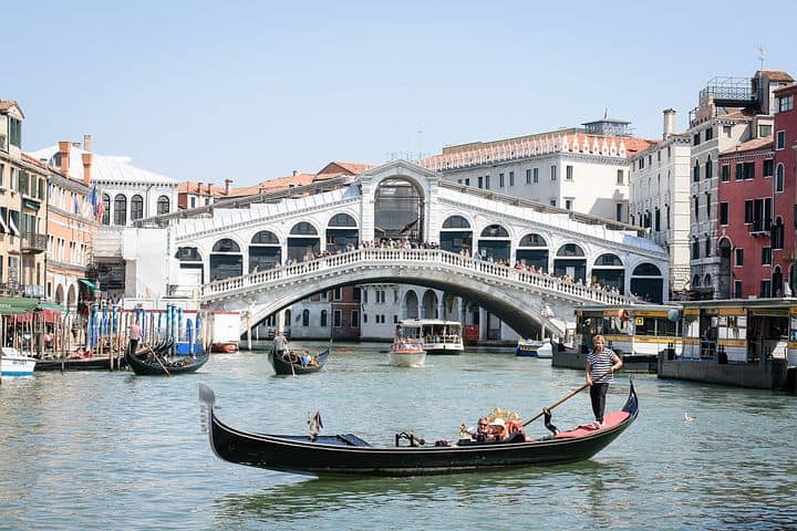 Puente Rialto en Venecia