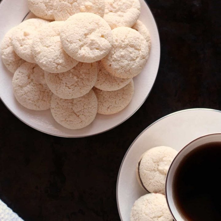 Amaretti biscuits