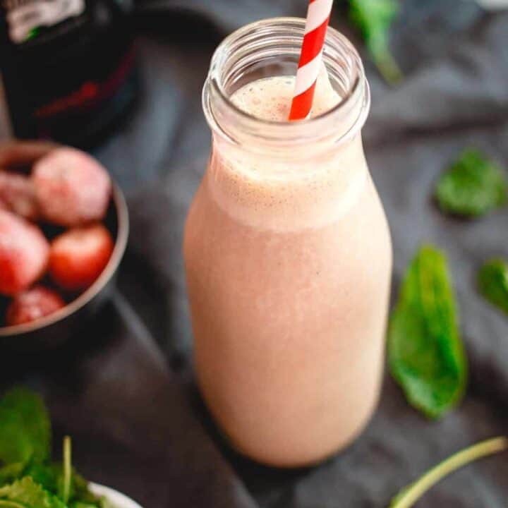 This hydrating berry green smoothie is a great option for recovering post workout.