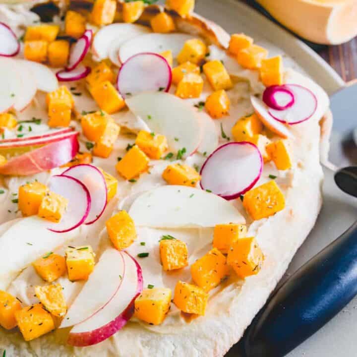 hummus pizza