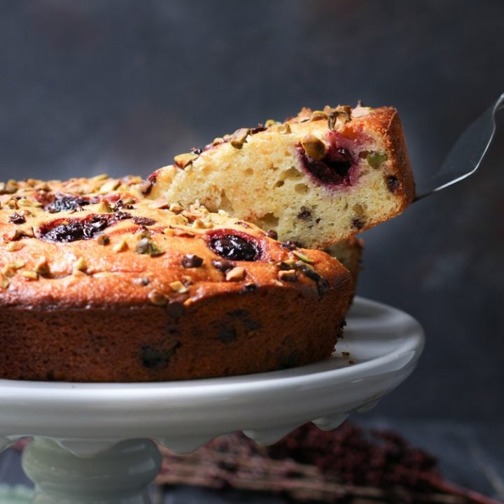 Easy Cannoli Breakfast Cake