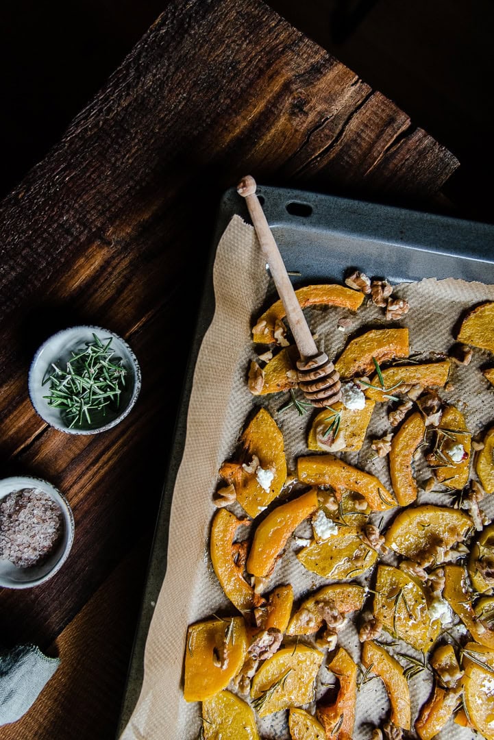 Butternut Kurbis Aus Dem Ofen Mit Feta Und Walnussen
