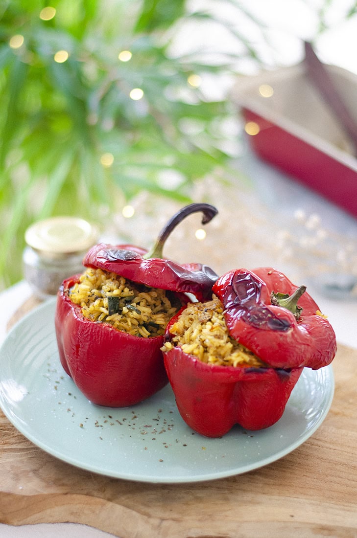 Pimientos rellenos de arroz estilo hindú. Recetas vegetarianas fáciles. Recetas veganas.