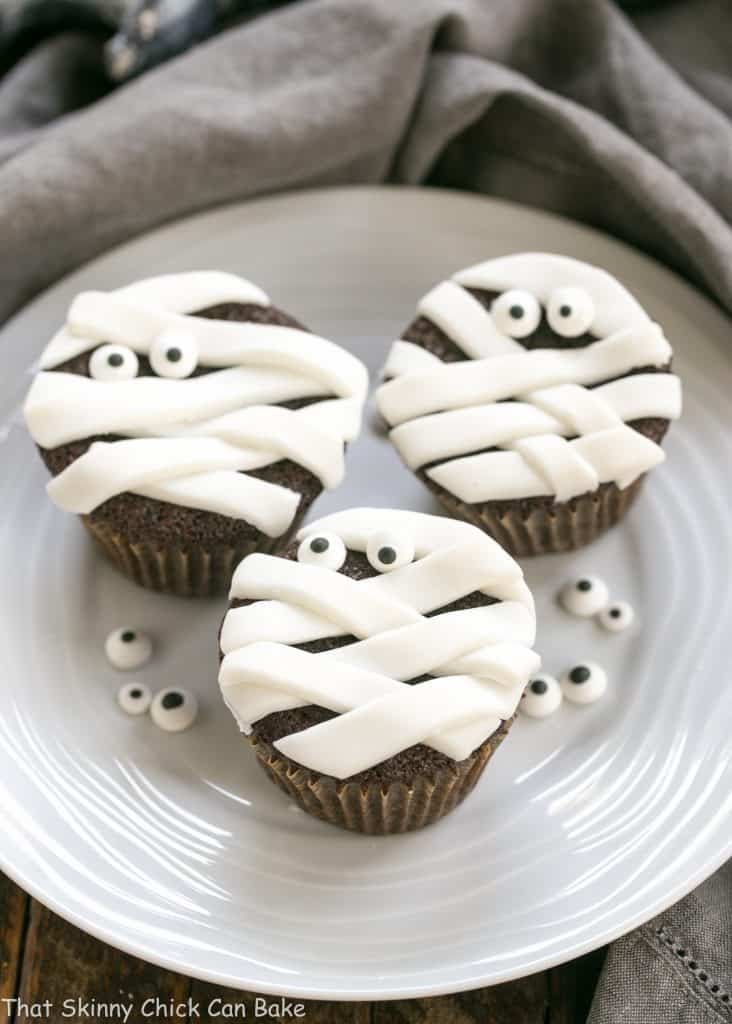 Chocolate Mummy Cupcakes That Skinny Chick Can Bake Chocolate Mummy Cupcakes That Skinny Chick Can Bake