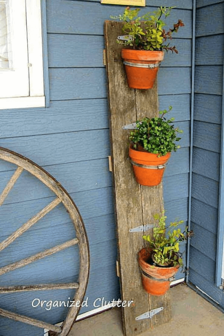 HOW TO CREATE DIY POT BARN FROM OLD BOARD FOR PORCH DECORATION WITH FLOWER PLANTS