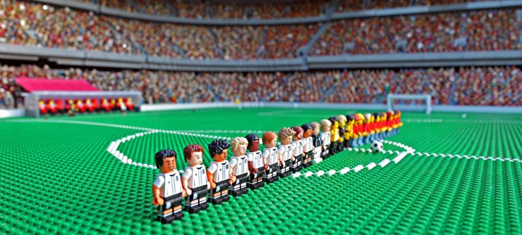 Foto: LEGOLAND Deutschland Resort, Die Spieler der neuen LEGO Minifiguren Serie DFB