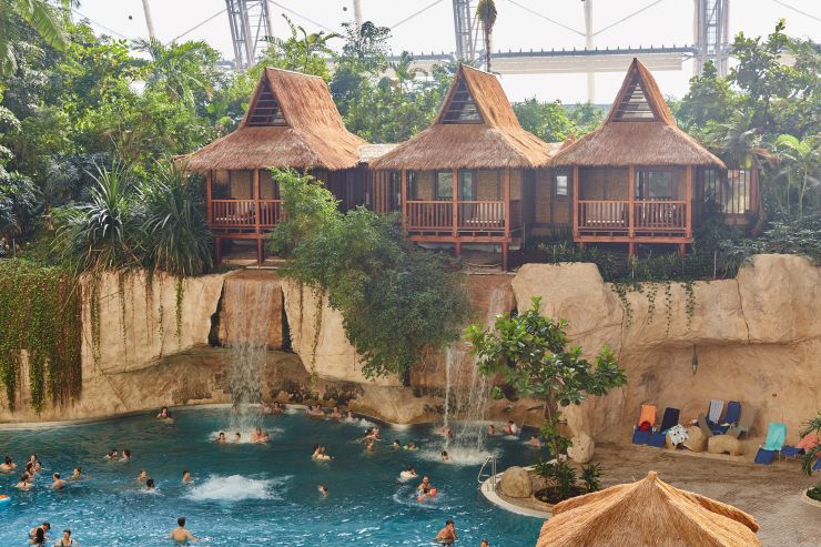 Foto: Tropical Islands, Juniorsuite, Wasserfall-Lodges