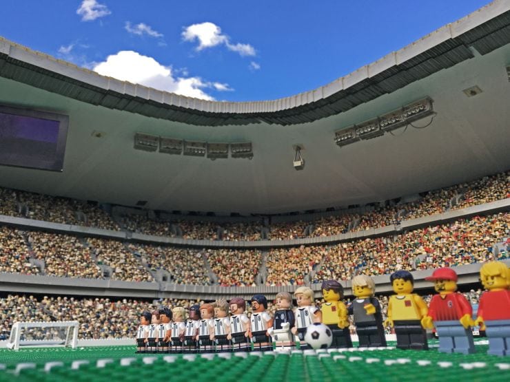 Foto: LEGOLAND Deutschland Resort, Die Spieler der neuen LEGO Minifiguren Serie DFB