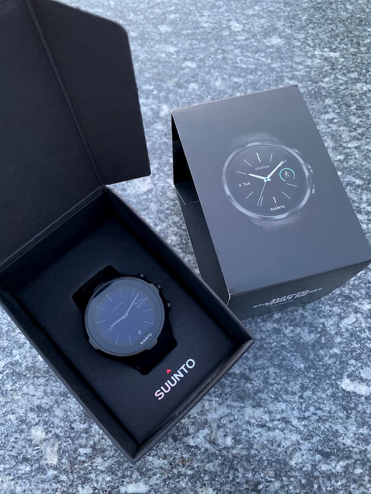 Обзор Suunto Spartan Sport Wrist HR и 74 километра пробежек 4 Suunto Spartan Sport Wrist HR в коробке