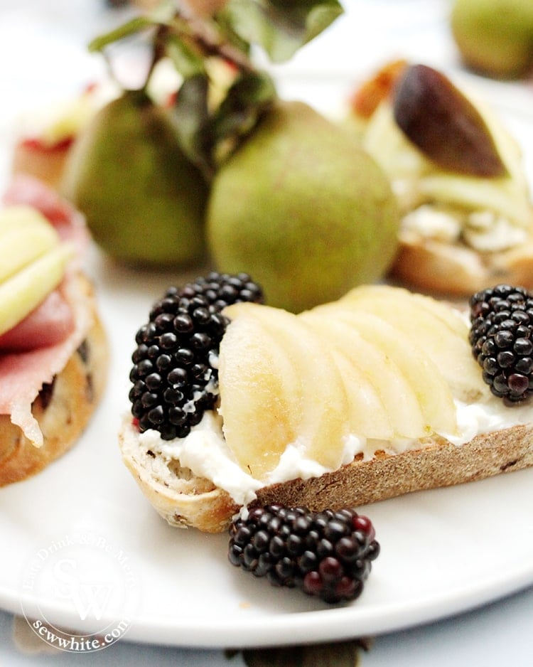 Pears on Toast with Cream Cheese and Blackberries. Smooth and creamy cream cheese topped with juicy pears and studded with blackberries.