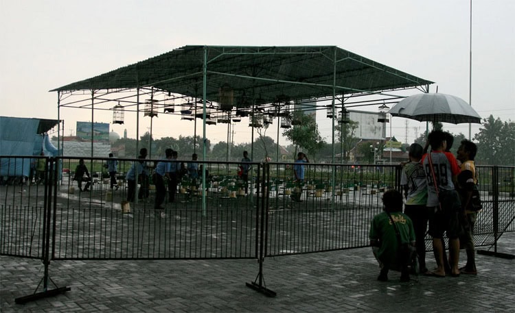 HUJAN PADA EVEN ANGKASA PURA CUP, SHOW MUST GO ON HUJAN PADA EVEN ANGKASA PURA CUP, SHOW MUST GO ON