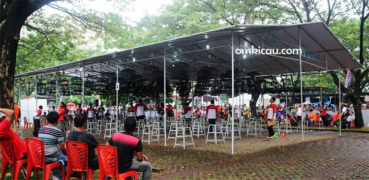 Suasana lomba cucak hijau - tertib dan rapi Suasana lomba cucak hijau - tertib dan rapi
