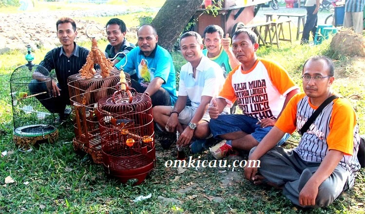 Sigit WMP bersama teman-teman dan Raden Mas Sigit WMP bersama teman-teman dan Raden Mas