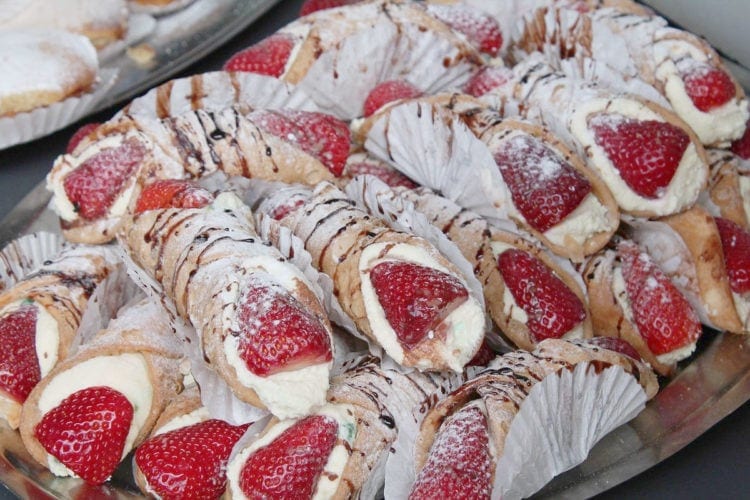 Sycylijski przysmak cannoli siciliani z riccottą