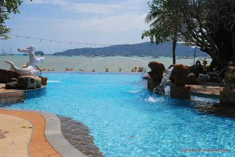 The second pool with view on the sea.
