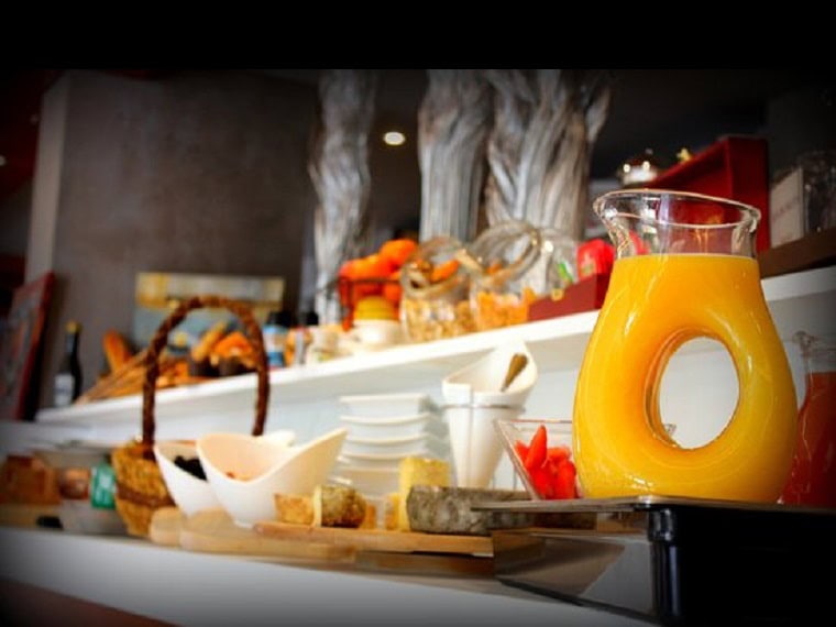 breakfasts included