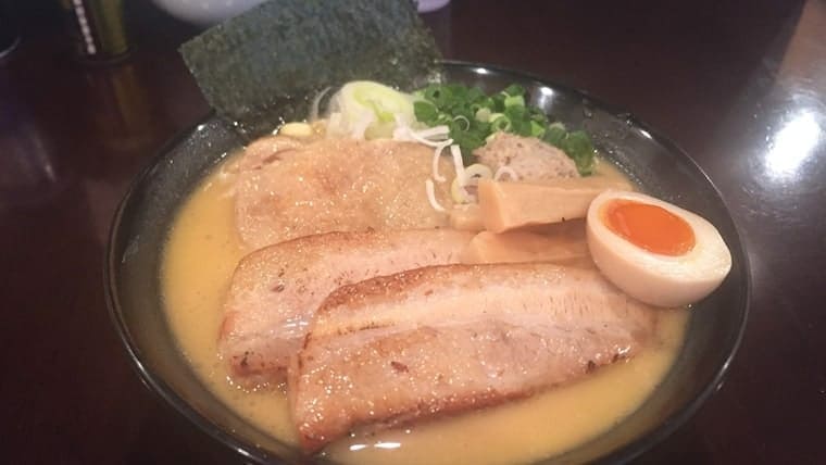 らーめん なが田・濃厚鶏だしらーめん(特製)