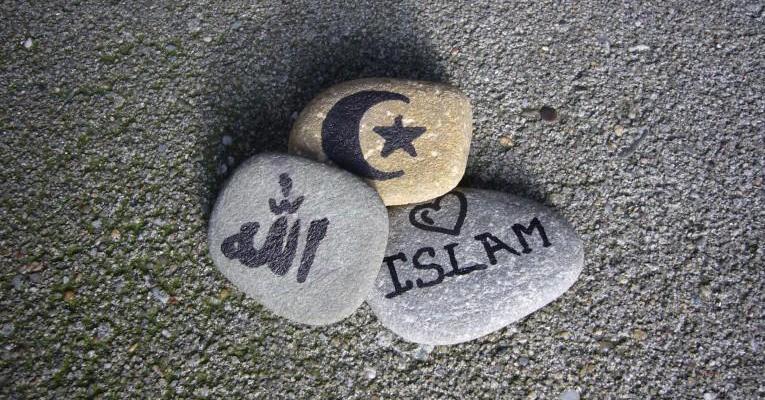 Perbedaan Hukum Islam Dan Syariat Islam Perbedaan Hukum Islam Dan Syariat Islam