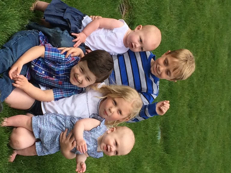 The little cousins, there is one missing, this fall Kaycee and I will even up the numbers of boy and girl cousins, we're each having a boy!