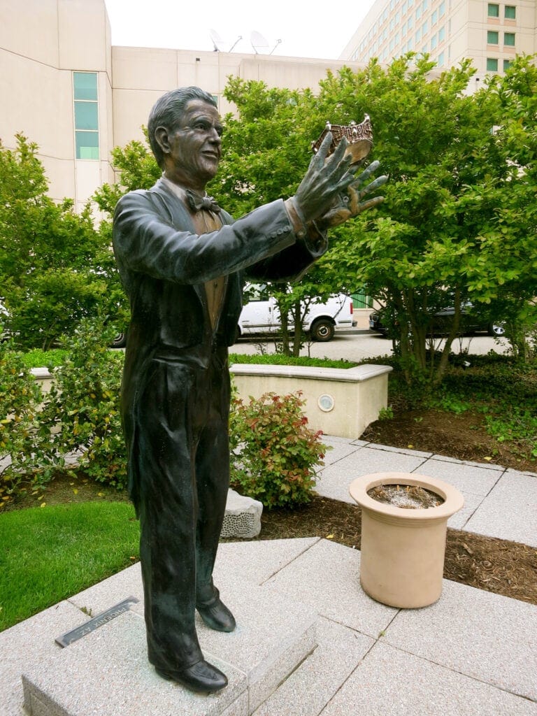 Statue of Bert Parks Atlantic City NJ