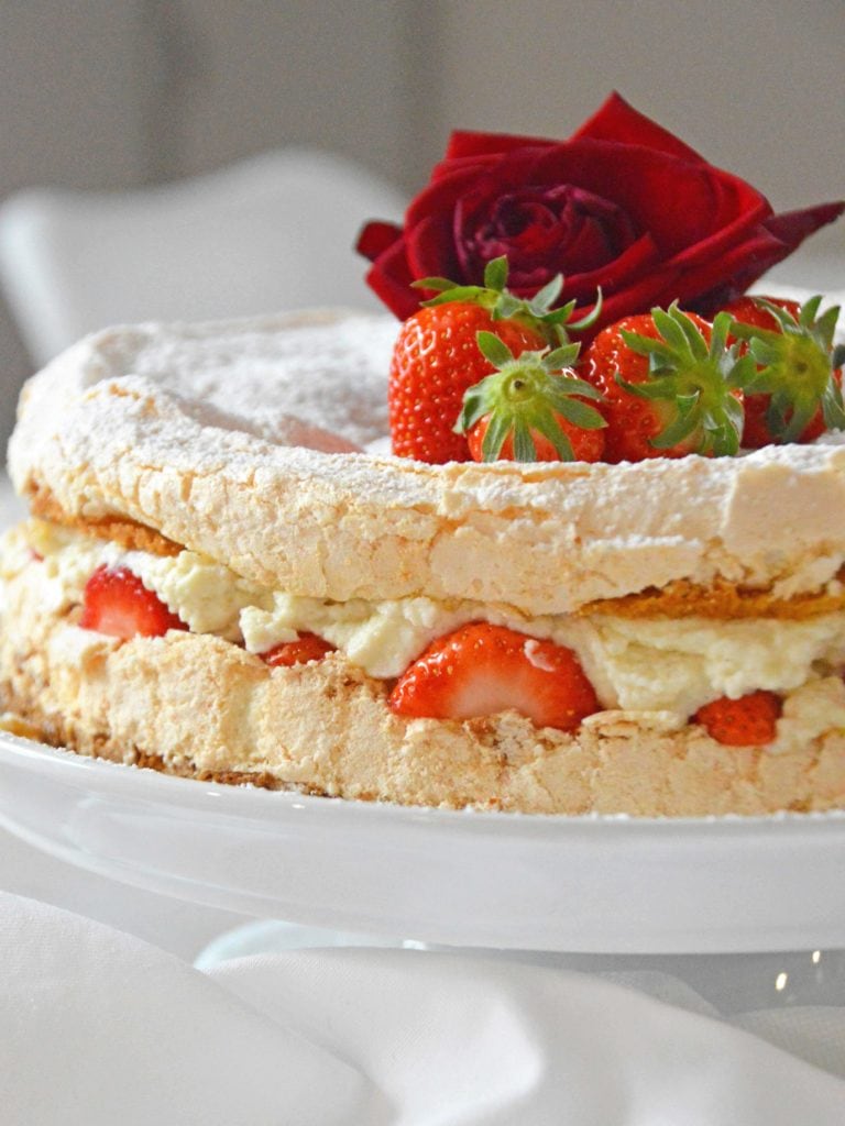 Erdbeerzeit - Erdbeer-Rhabarber-Torte 10 erdbeer baiser torte sistereckblog
