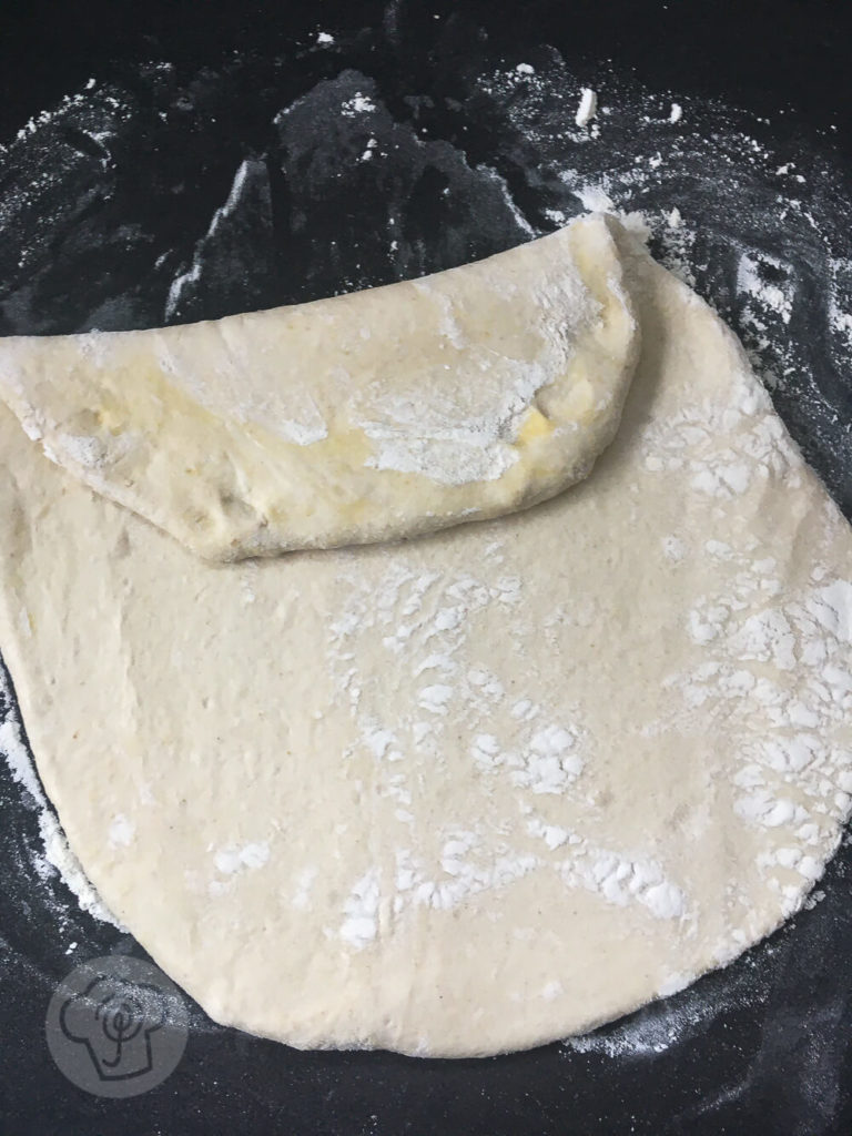 Rosette Soffiate - aufgeblasene Brötchen 18 Leckere Frühstücksbrötchen aus Dinkel. Typische italienische Brötchen mit einer raffinierten Form: Rosette Soffiate Küchentraum & Purzelbaum | #brötchen | #backen | #dinkel
