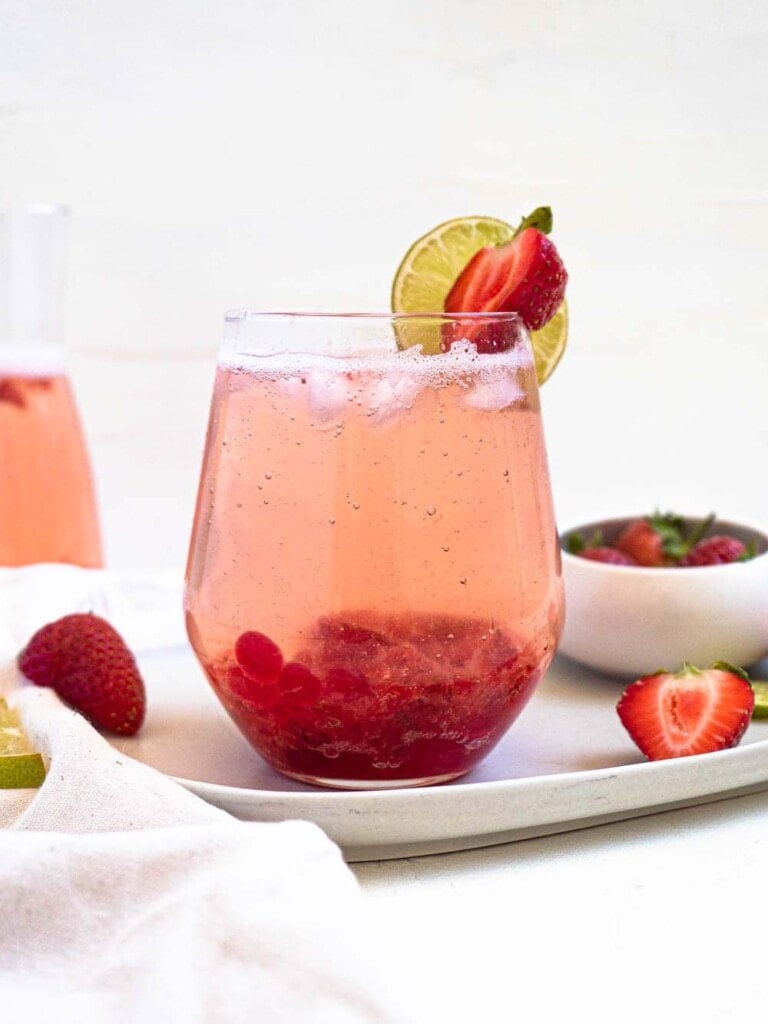 Strawberry and lime sparking boba