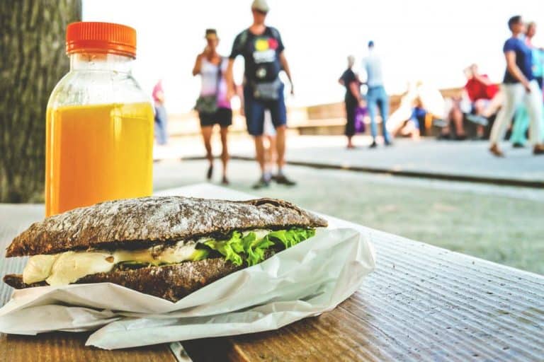 Sándwich de comida callejera