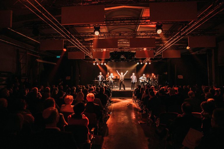 Die Prinzen geben ein Konzert mit der Technologie von HOMMBRU