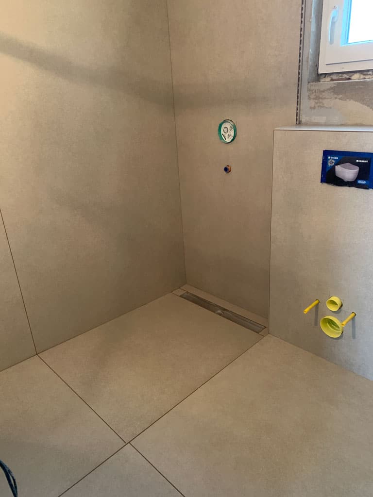 Kleines Bad Grosse Fliesen Xxl Fliesen Verlegung Fliesenleger