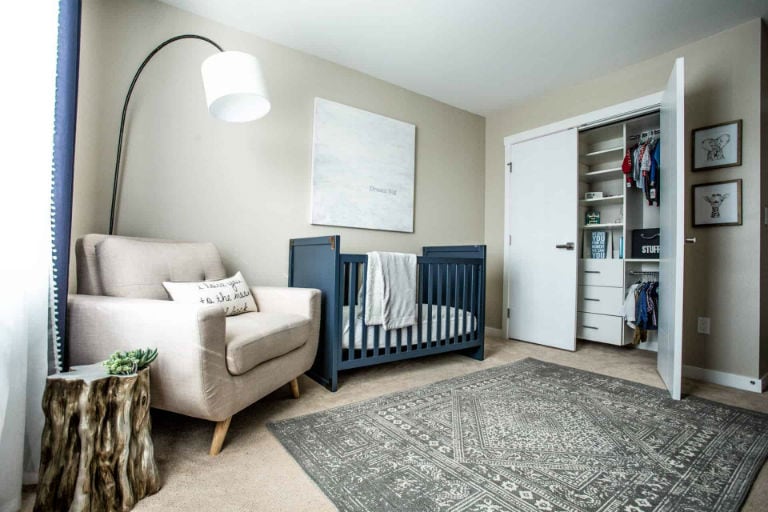 blue nursery decor
