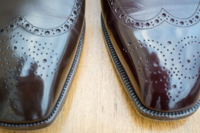 Shoji/Marquess (now to the left again) has a tighter trimmed sole edge, and also a bit higher SPI of the sole stitching (12 spi I believe, vs 10 on Yohei's shoe). I think Yohei's welt is a bit cleaner executed though, maybe a bit due to the fact that it's wider and a bit easier to work with. it looks more distinct in it's shapes. This is Yohei's medium sole edge, one can choose to trim it tighter or have it wider, more Italian styled.