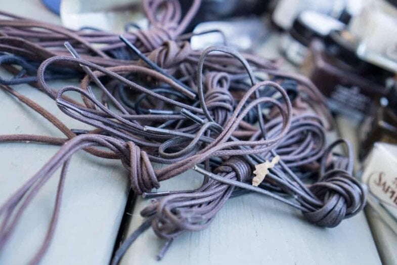 Att ha skoband i olika längder och färger är utmärkt att ha hemma tycker jag, särskilt när man ogillar de platta skosnören som skor ofta levereras med nuförtiden.