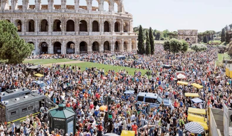 Turismo masivo en el Coliseo