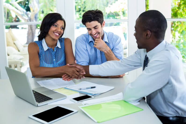 Difference Between Real Estate Broker vs Agent Difference Between Real Estate Broker vs Agent