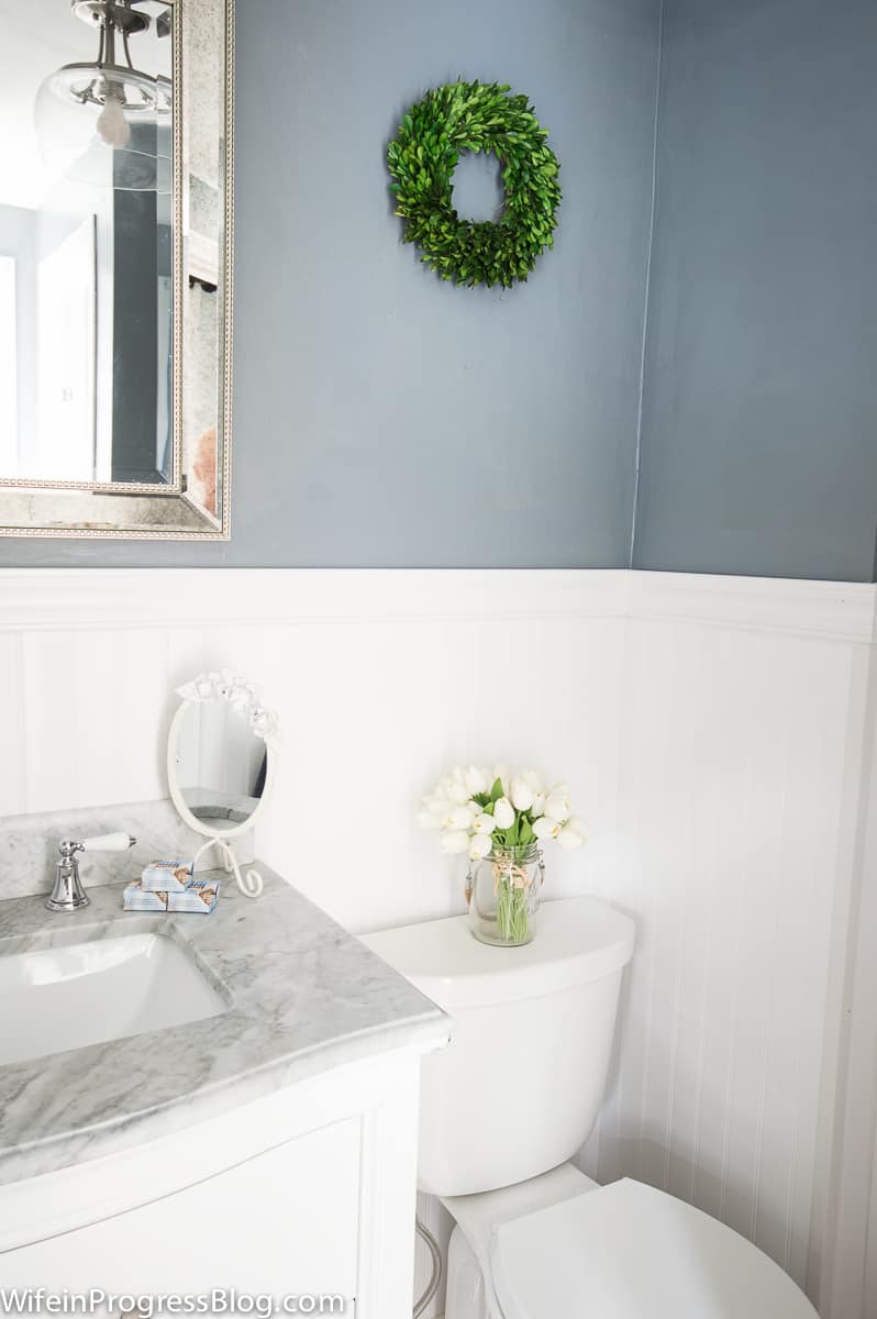The best paint colors for dark rooms and basements. All the best Sherwin Williams and Benjamin Moore choices!