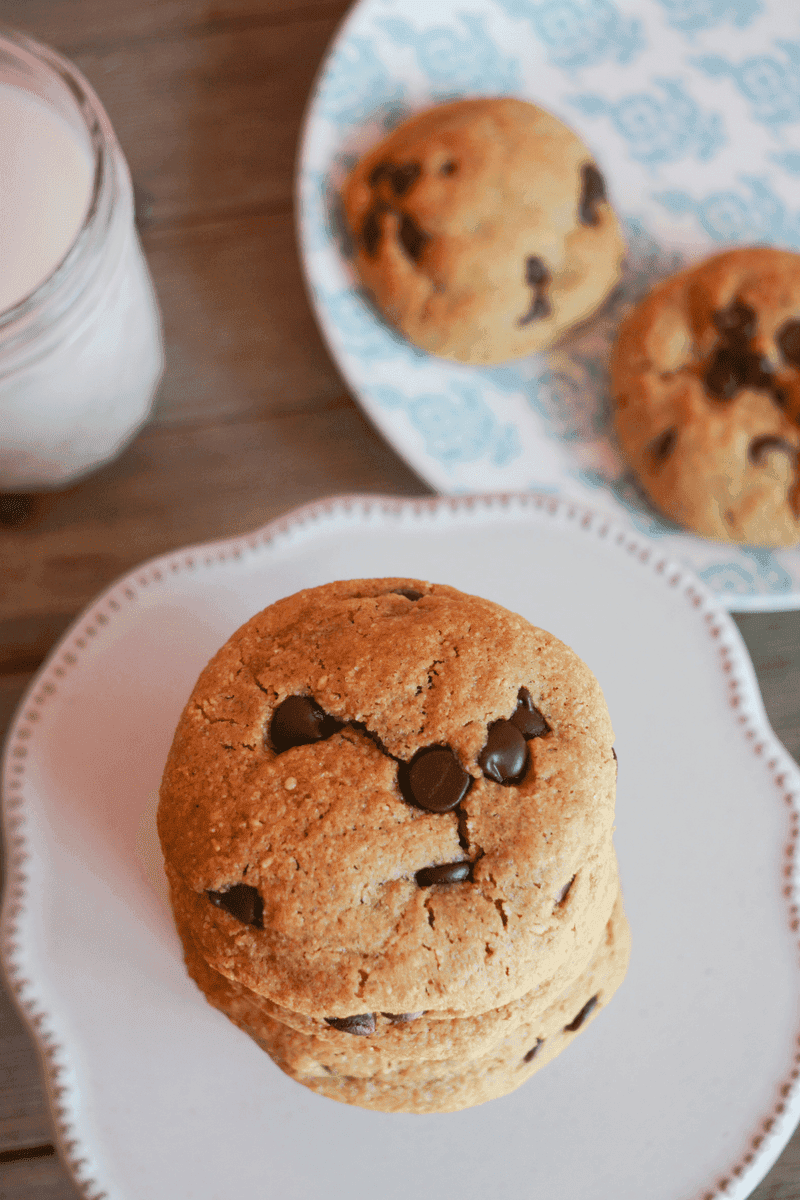These Keto Peanut Butter Chocolate Chip Cookies are the ultimate gooey, chewy and deliciously rich low carb dessert! | heyketomama.com