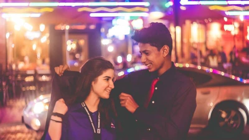 8 Tips For Staying Safe When Meeting Someone From A Dating ...