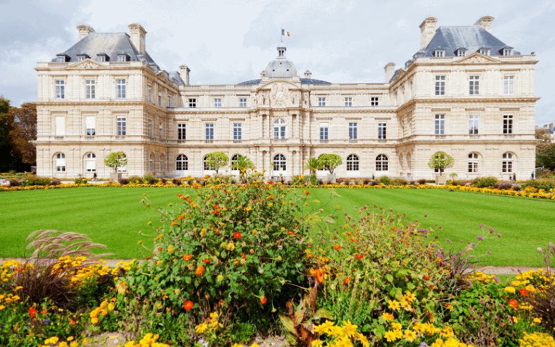 trip with kids to paris