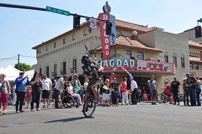 41 Weird Things to do in Portland for a Different Experience 13 the unipiper
