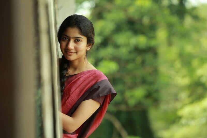 A Complete List Of Sai Pallavi Hindi Dubbed Movies Movienasha She is to star in kali with dulquer salmaan. list of sai pallavi hindi dubbed movies