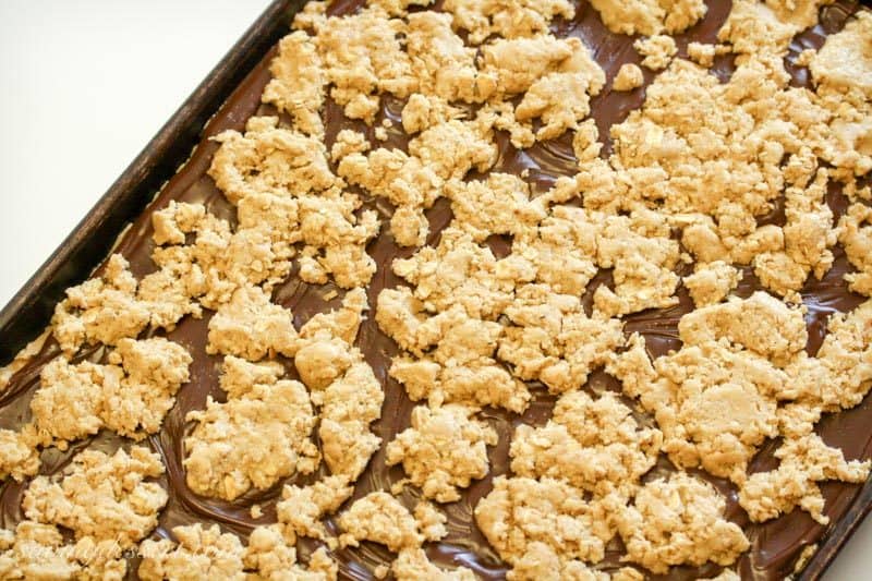 Chocolate Peanut Butter Revel Bars ~ delicious cookie bars loaded with oats, are easy to make, travel well and taste delicious! www.savingdessert.com