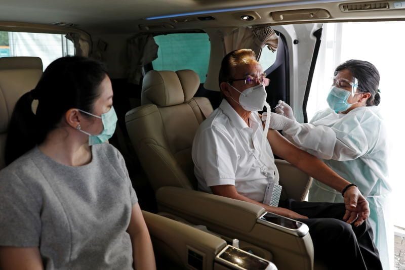 Gojek and Halodoc Expand Drive-Thru Vaccine Services (source: special) Gojek and Halodoc Expand Drive-Thru Vaccine Services