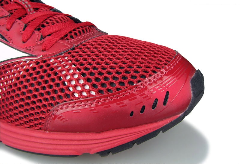 Коробка для пальцев в модели Mizuno Sayonara 3