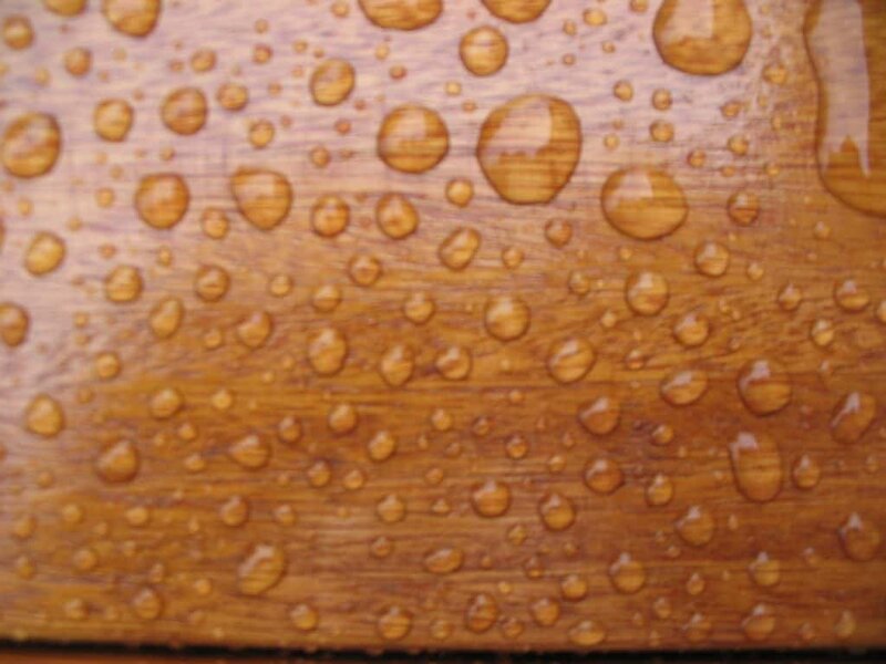 Holz mit Wachsöl bearbeitet